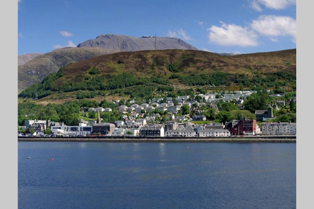 Premium Ground Floor Apartment, Near Fort William Town Centre エクステリア 写真